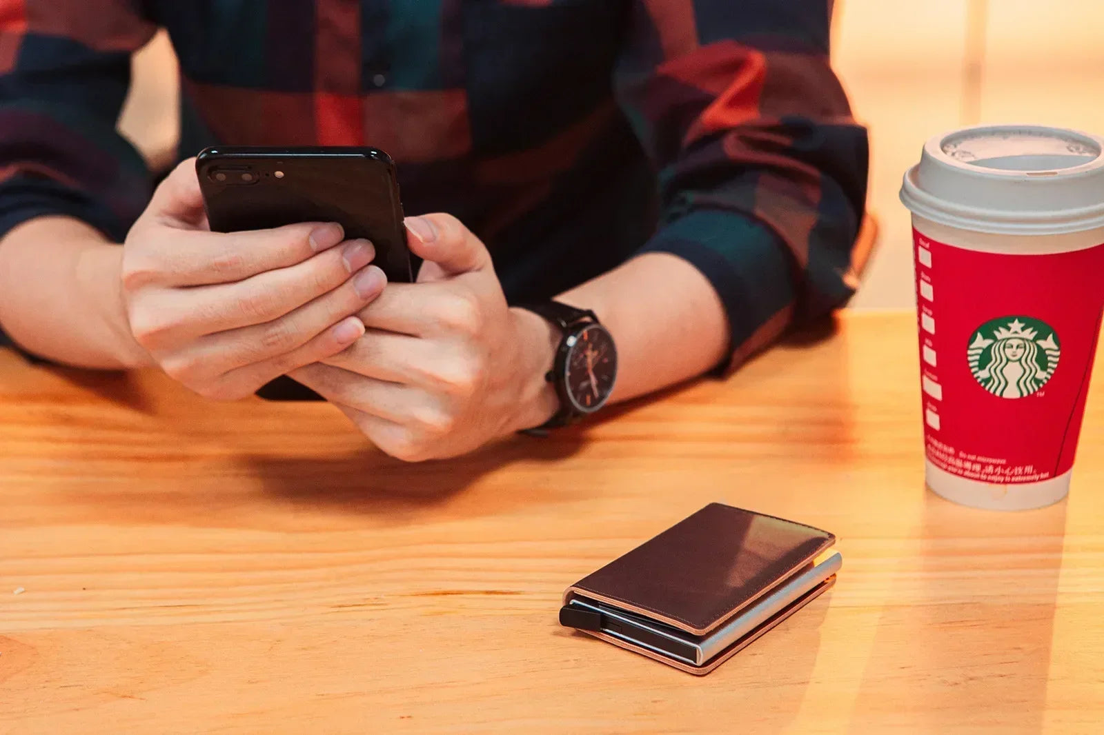 Vendrix Crest™ – Slim RFID Wallet